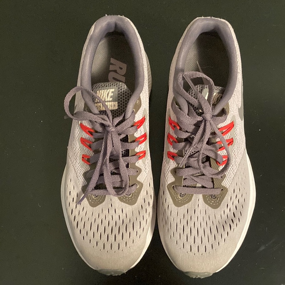 Nike Womens Zoom Winflo 4 Gray Running Shoes Sneakers Size 6